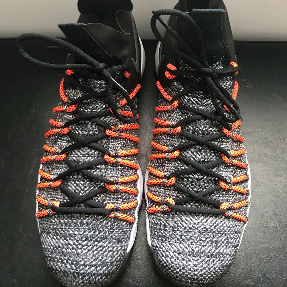 Kevin Durant tennis shoes size 12 gently used